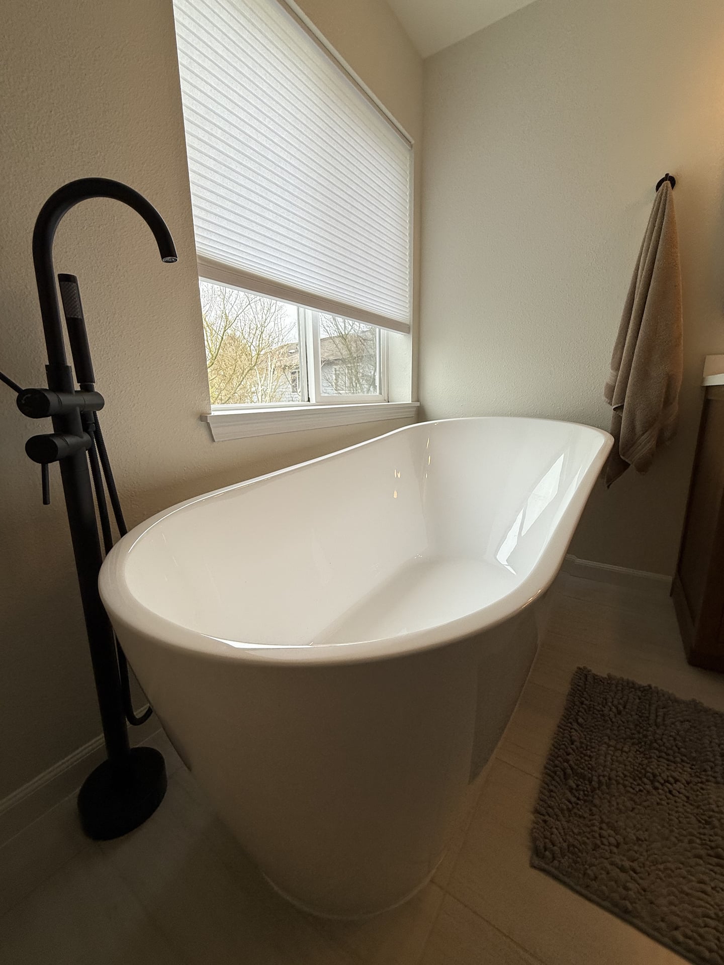 Master Bath with Walk-In Shower & Freestanding Tub - Photo 19