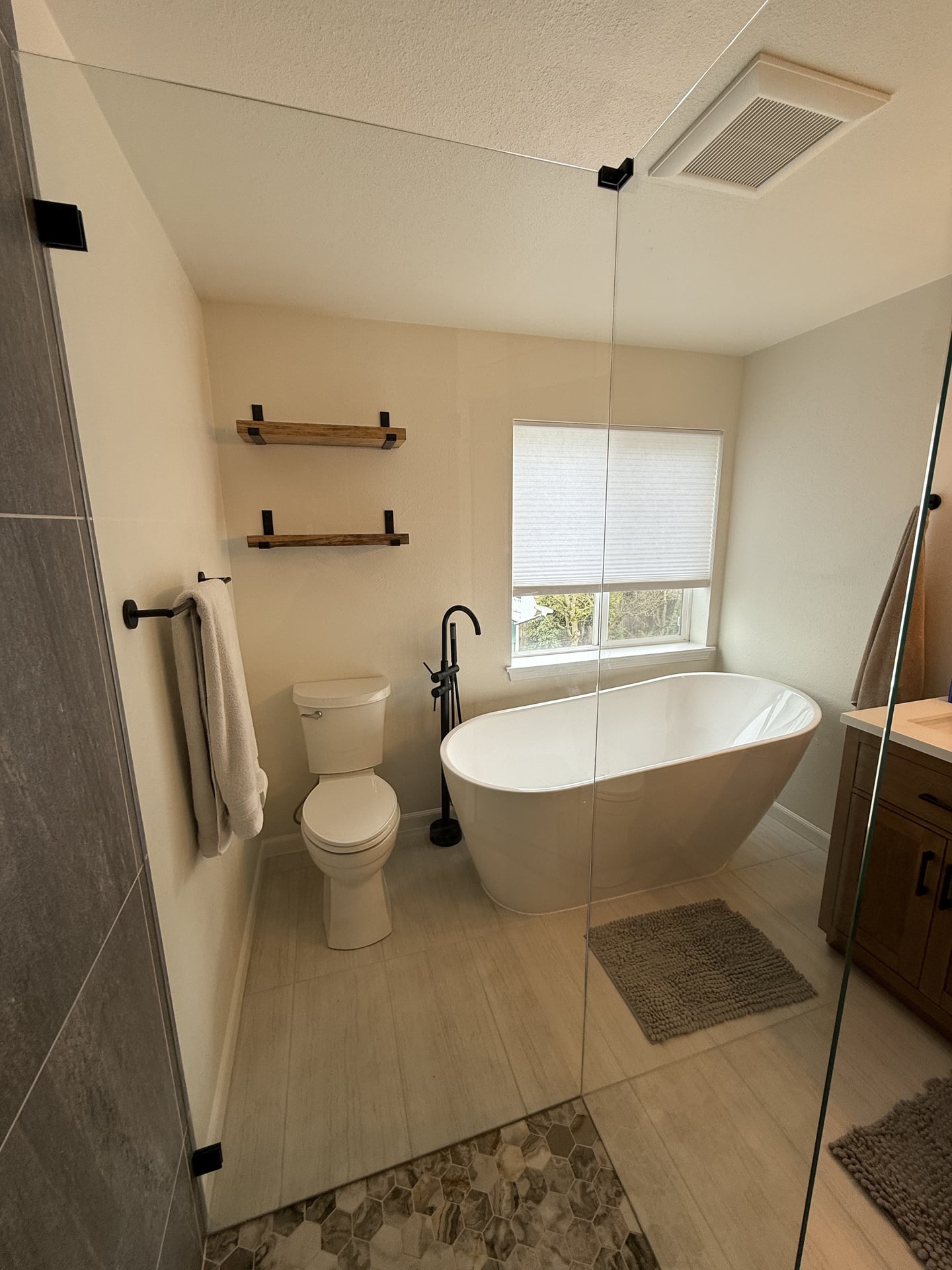 Master Bath with Walk-In Shower & Freestanding Tub - Photo 21