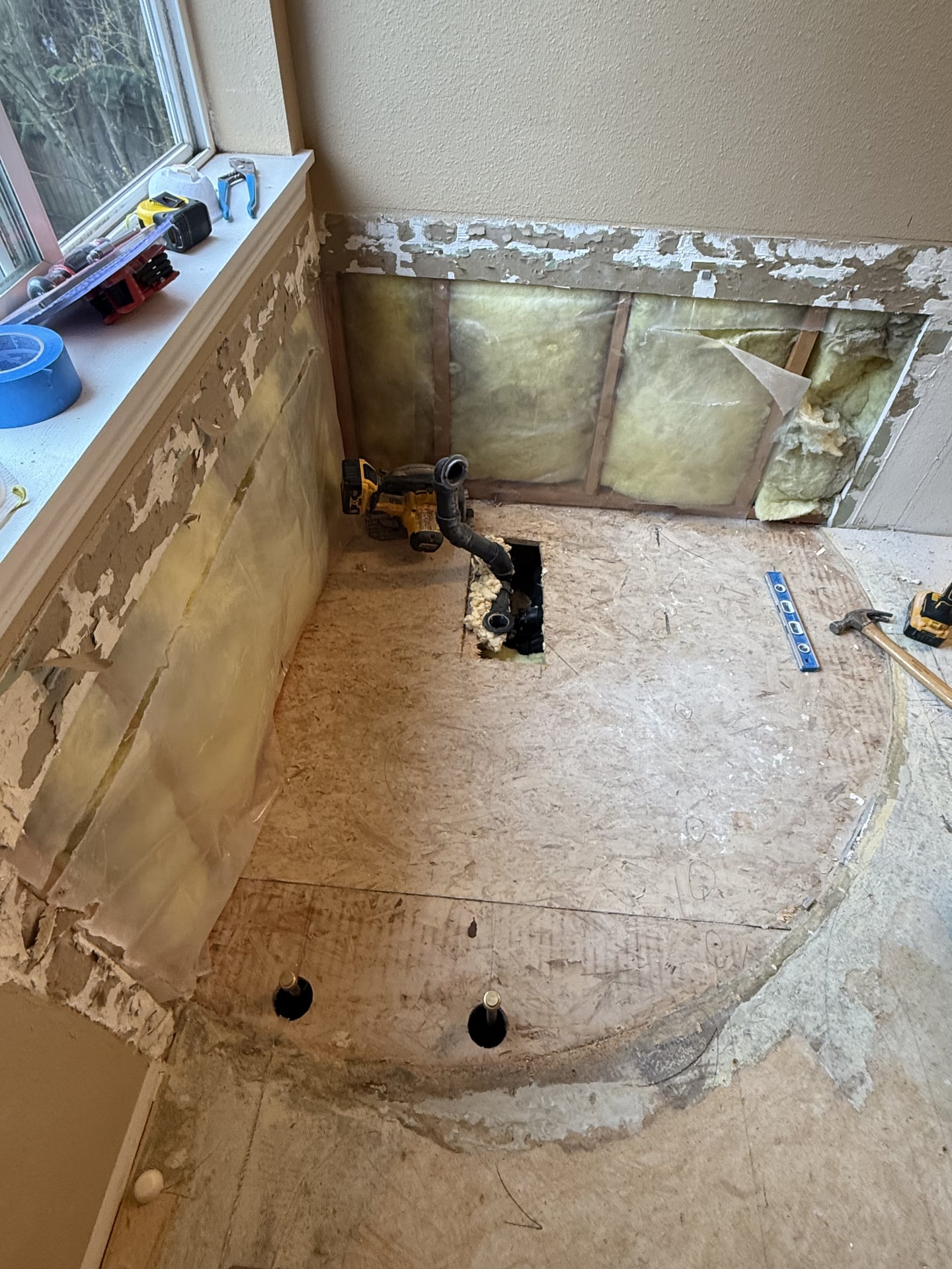 Master Bath with Walk-In Shower & Freestanding Tub - Before 3