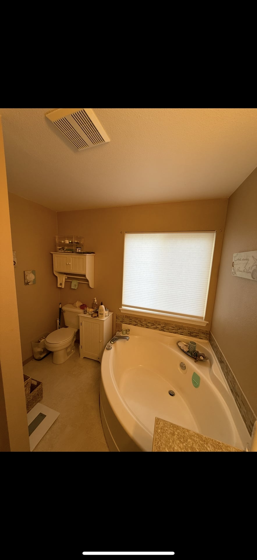 Master Bath with Walk-In Shower & Freestanding Tub - Before 6