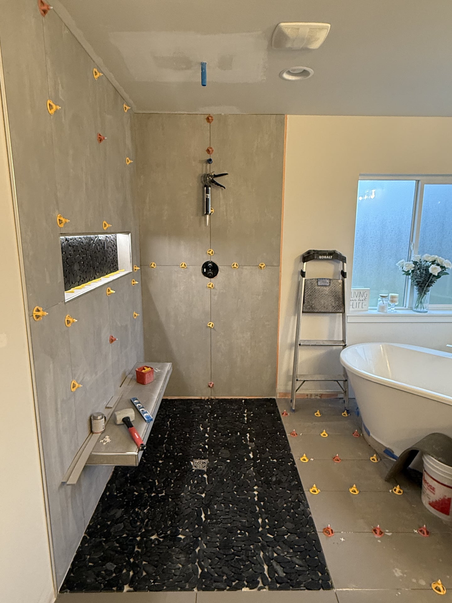 Pebble Stone Master Bath - Before 5