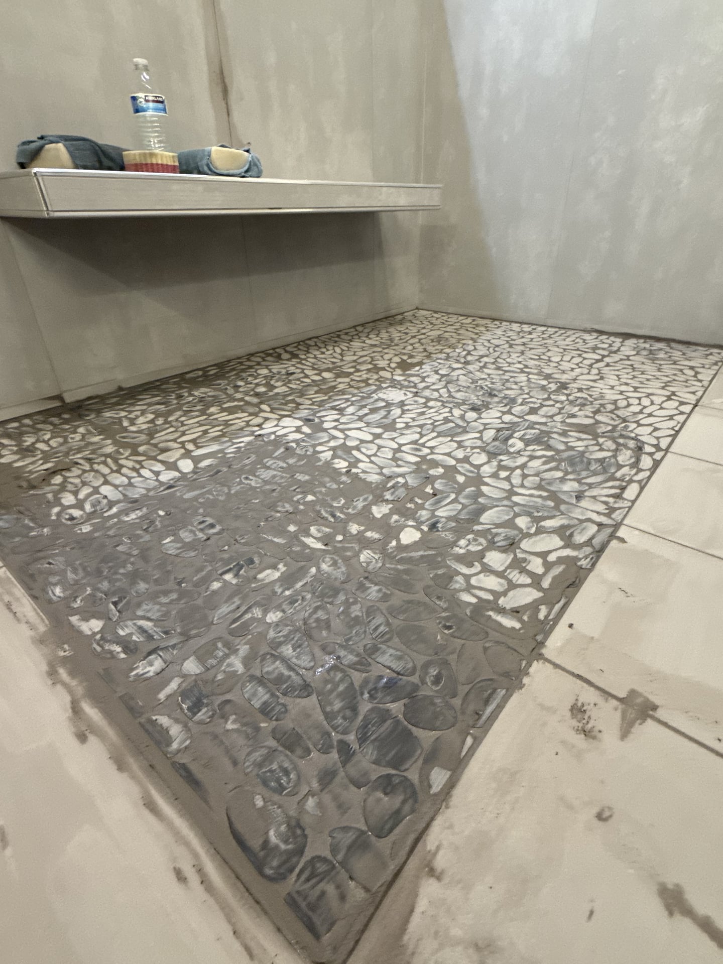 Pebble Stone Master Bath - Before 6