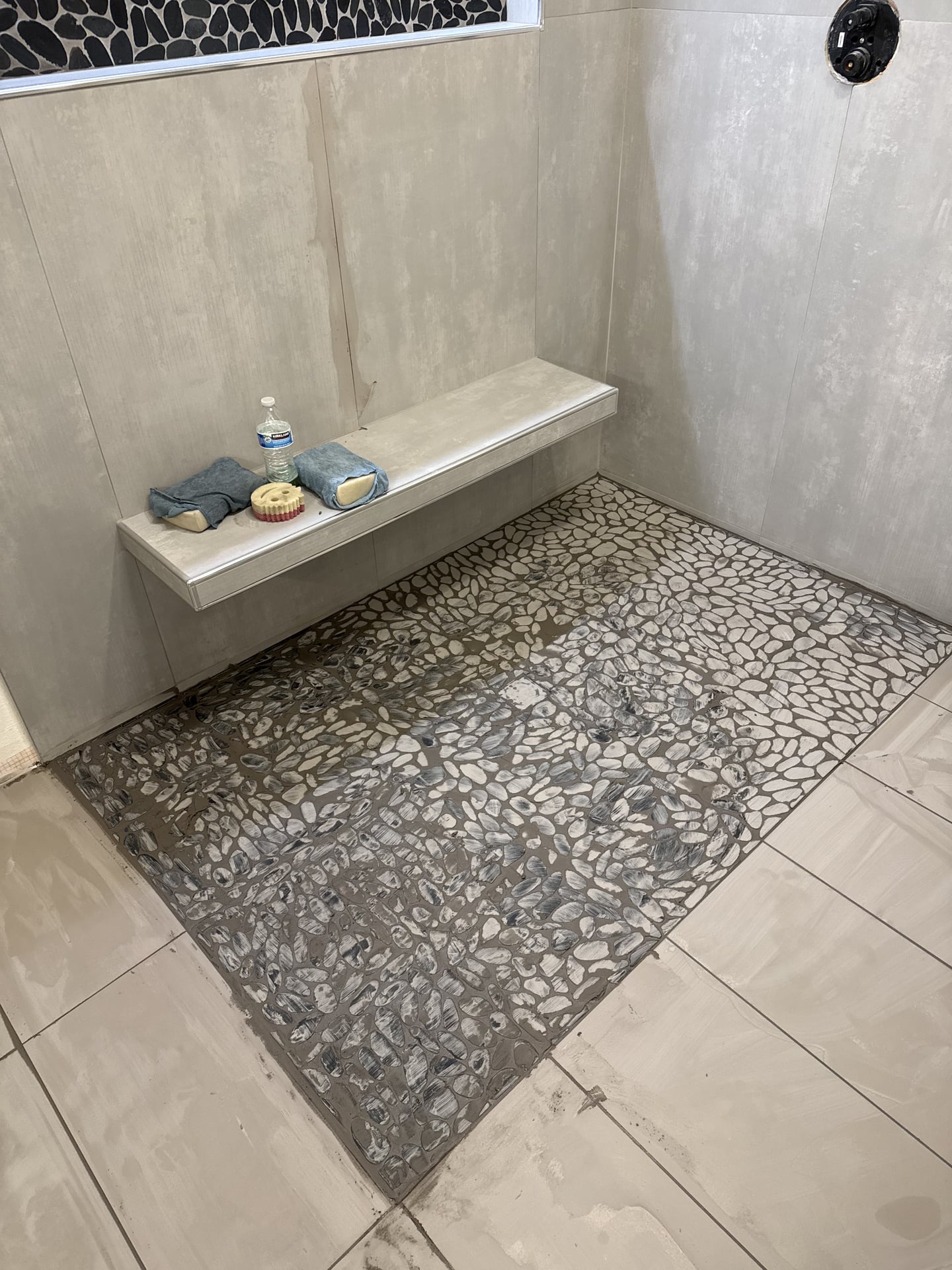 Pebble Stone Master Bath - Before 7