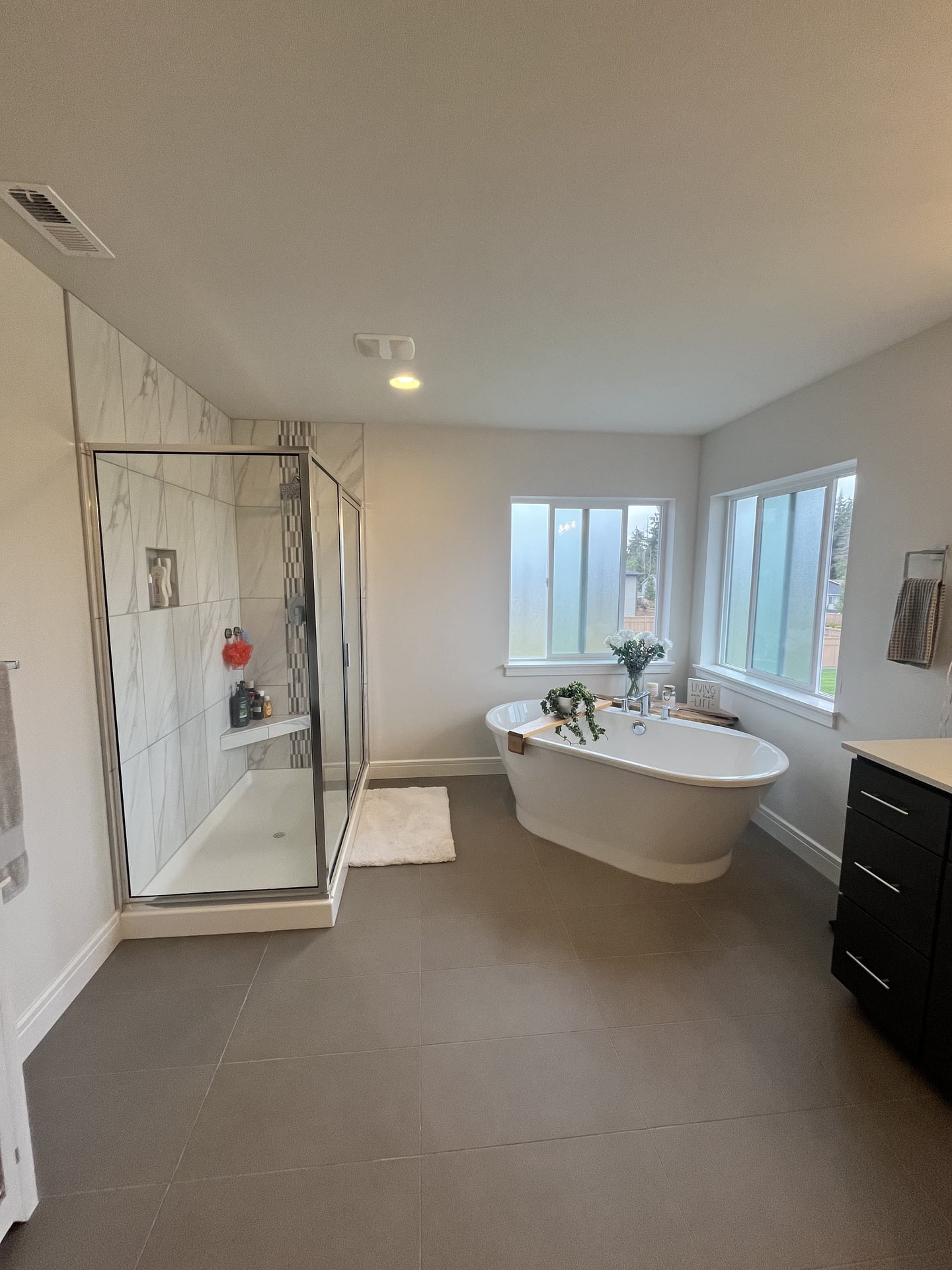 Pebble Stone Master Bath - Before 8