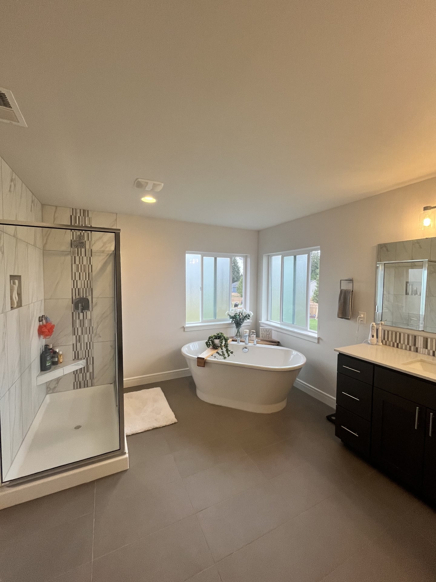 Pebble Stone Master Bath - Before 9