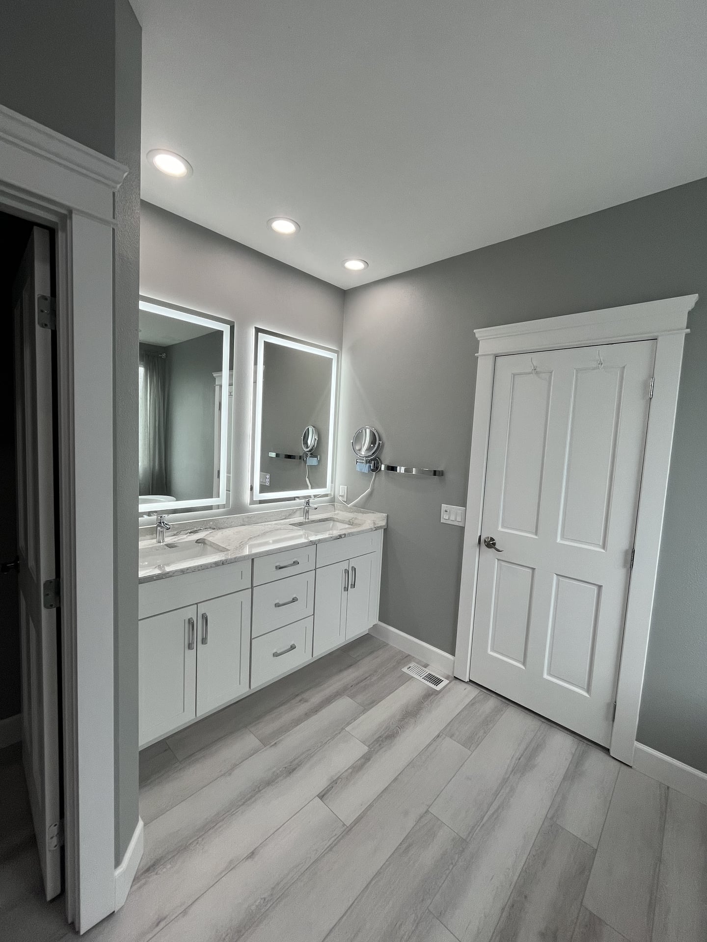 Marble Hex Niche Walk-In Shower - Photo 17