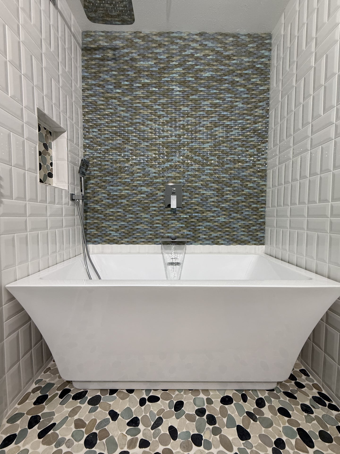 Glass Mosaic Tub Surround - Pierce County, WA