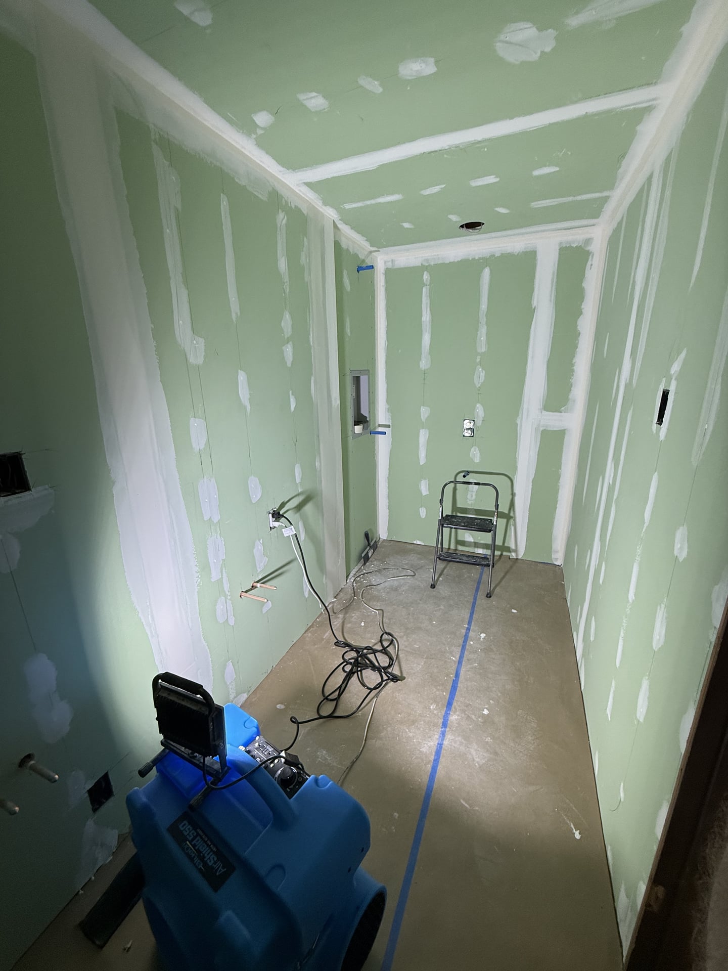 Glass Mosaic Tub Surround - Before 6