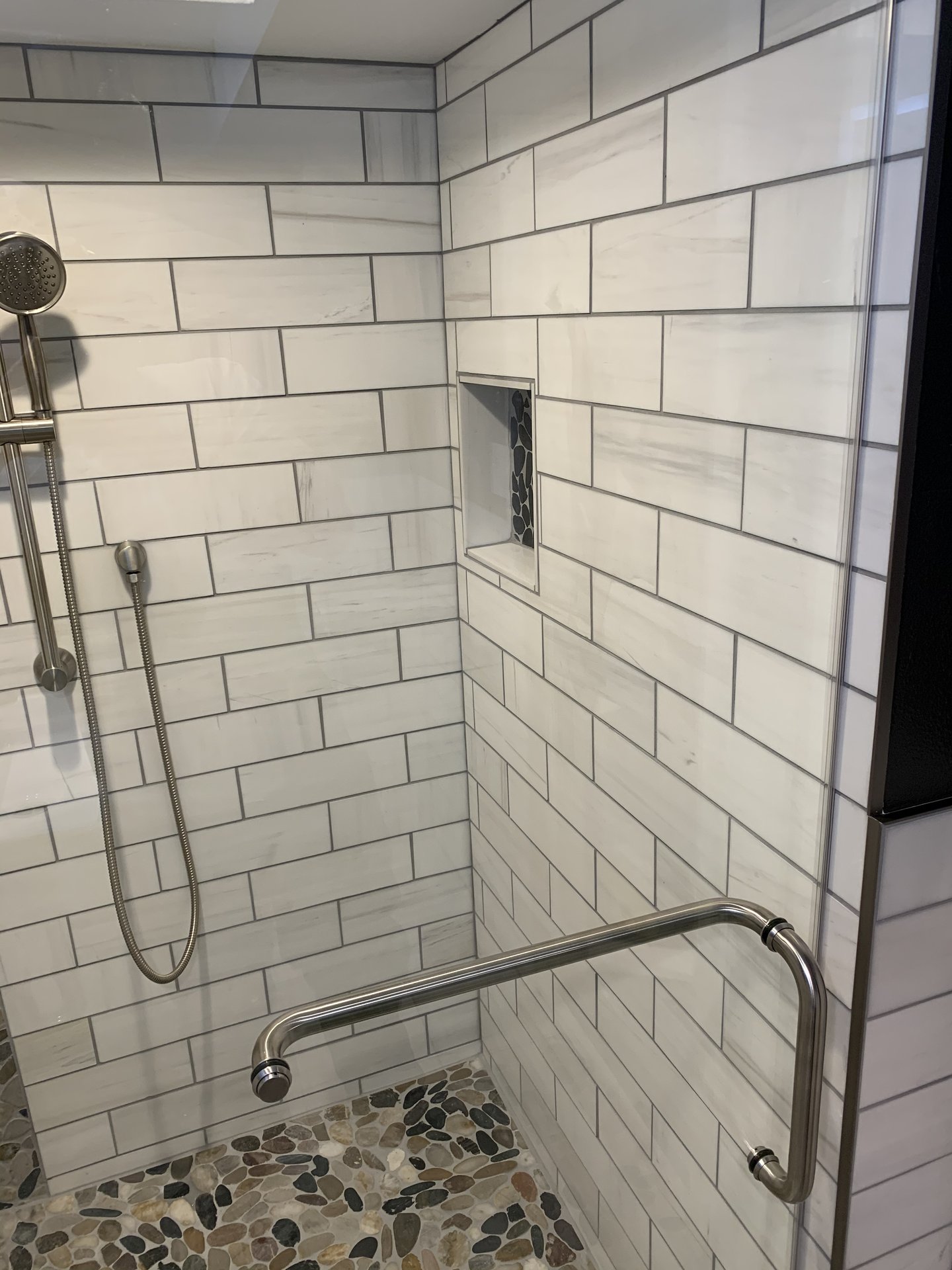 Dark Accent Wall Bathroom - Photo 5