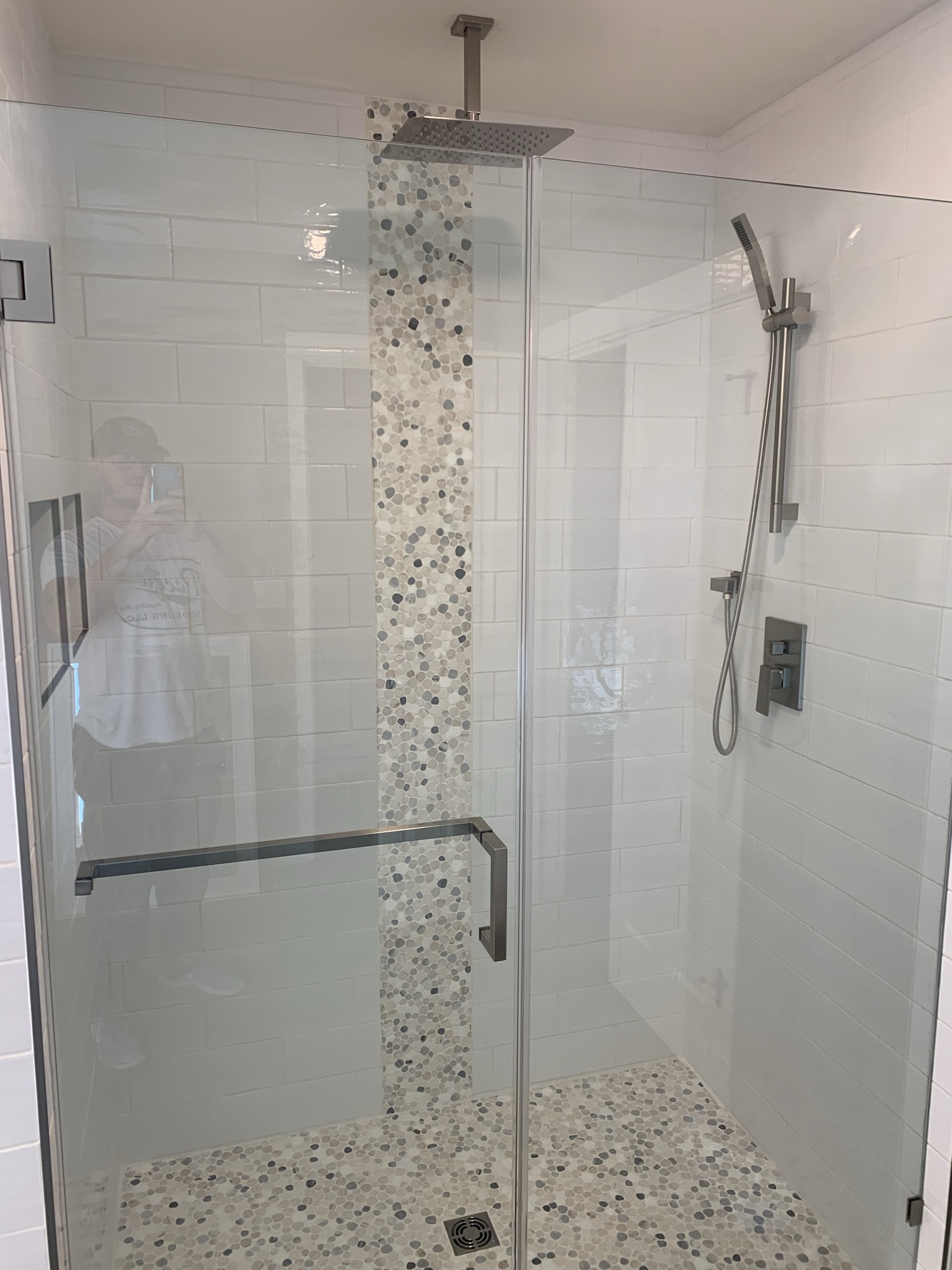 Pebble Accent Walk-In Shower - Photo 10