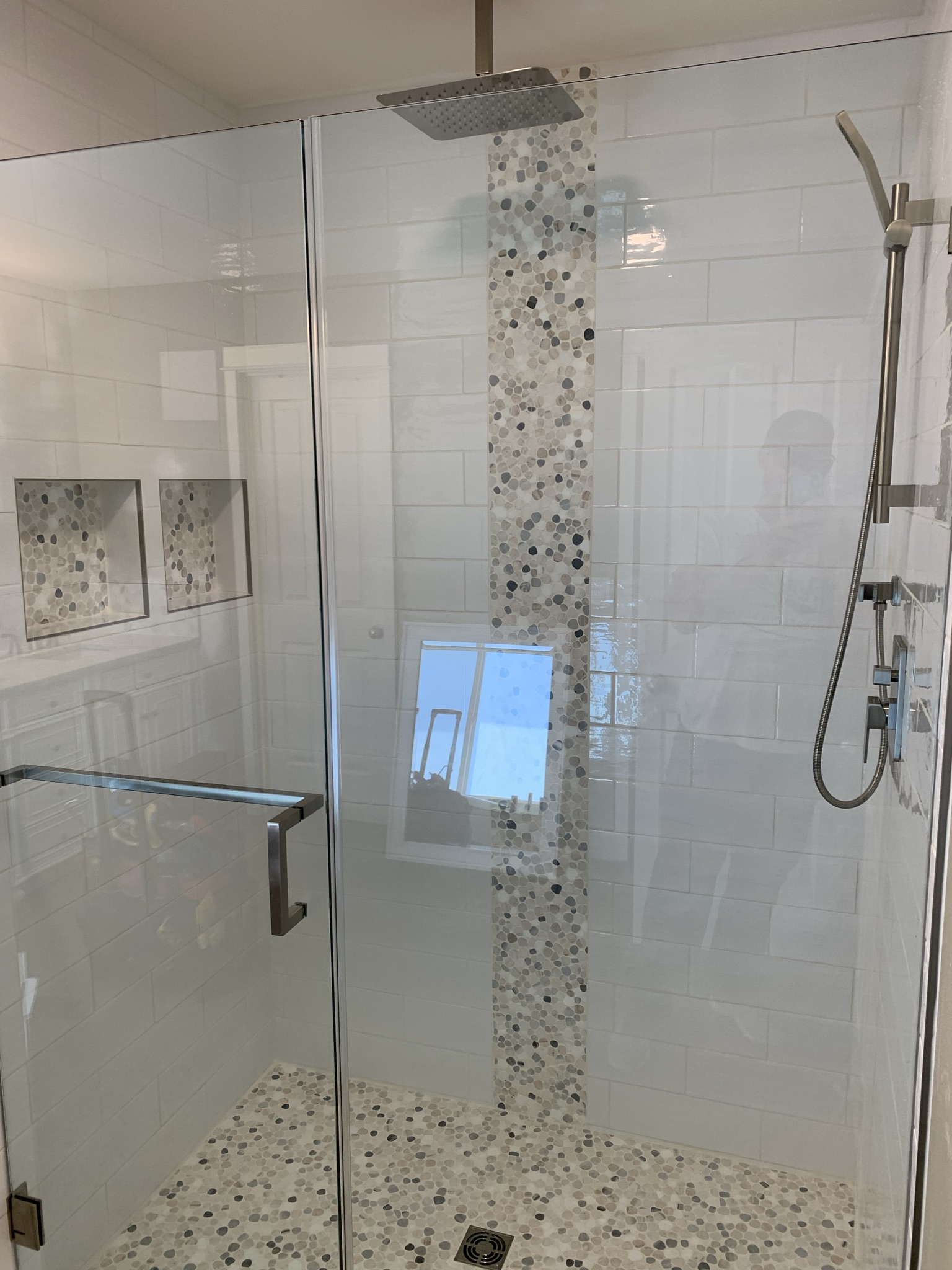 Pebble Accent Walk-In Shower - Photo 11