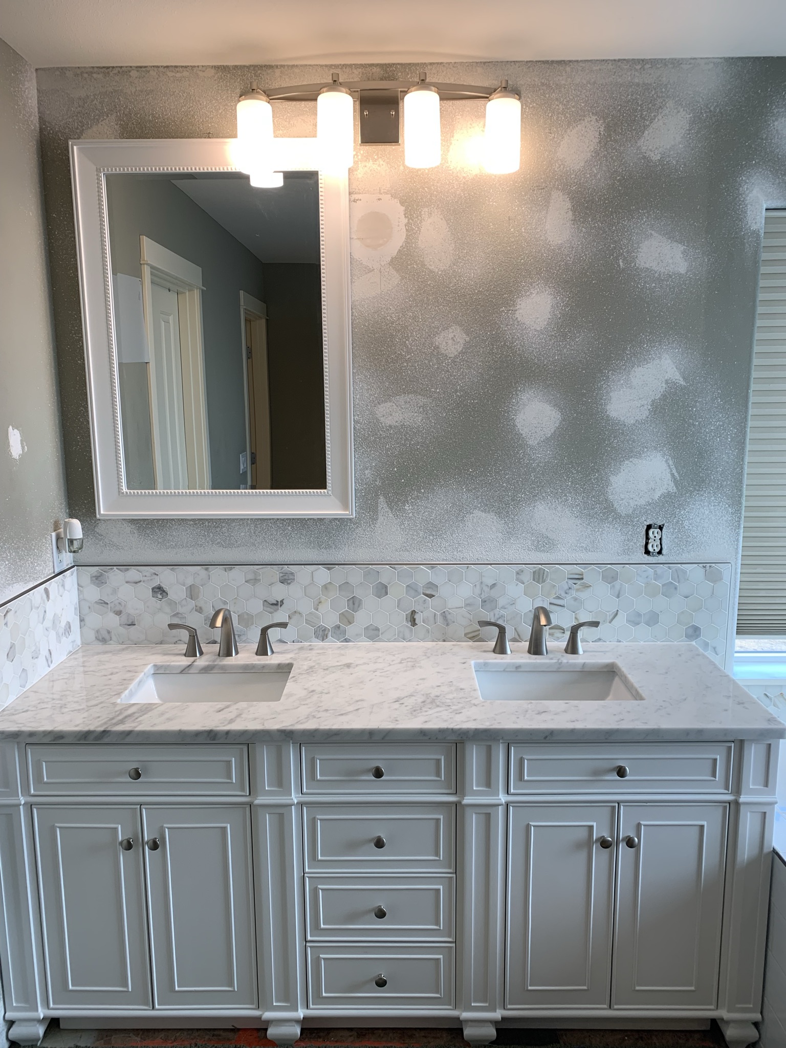 Pebble Accent Walk-In Shower - Photo 2