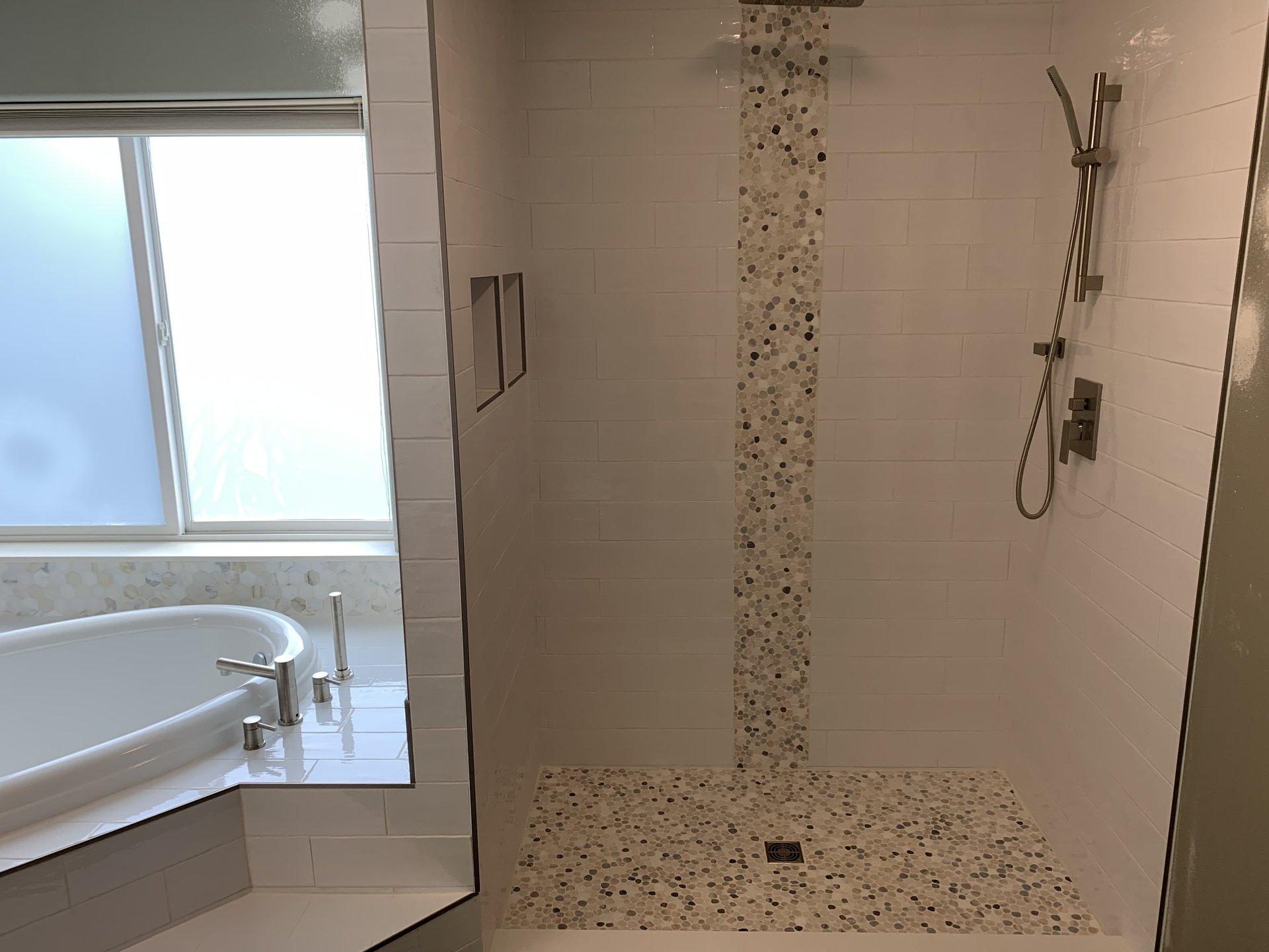 Pebble Accent Walk-In Shower - Photo 4
