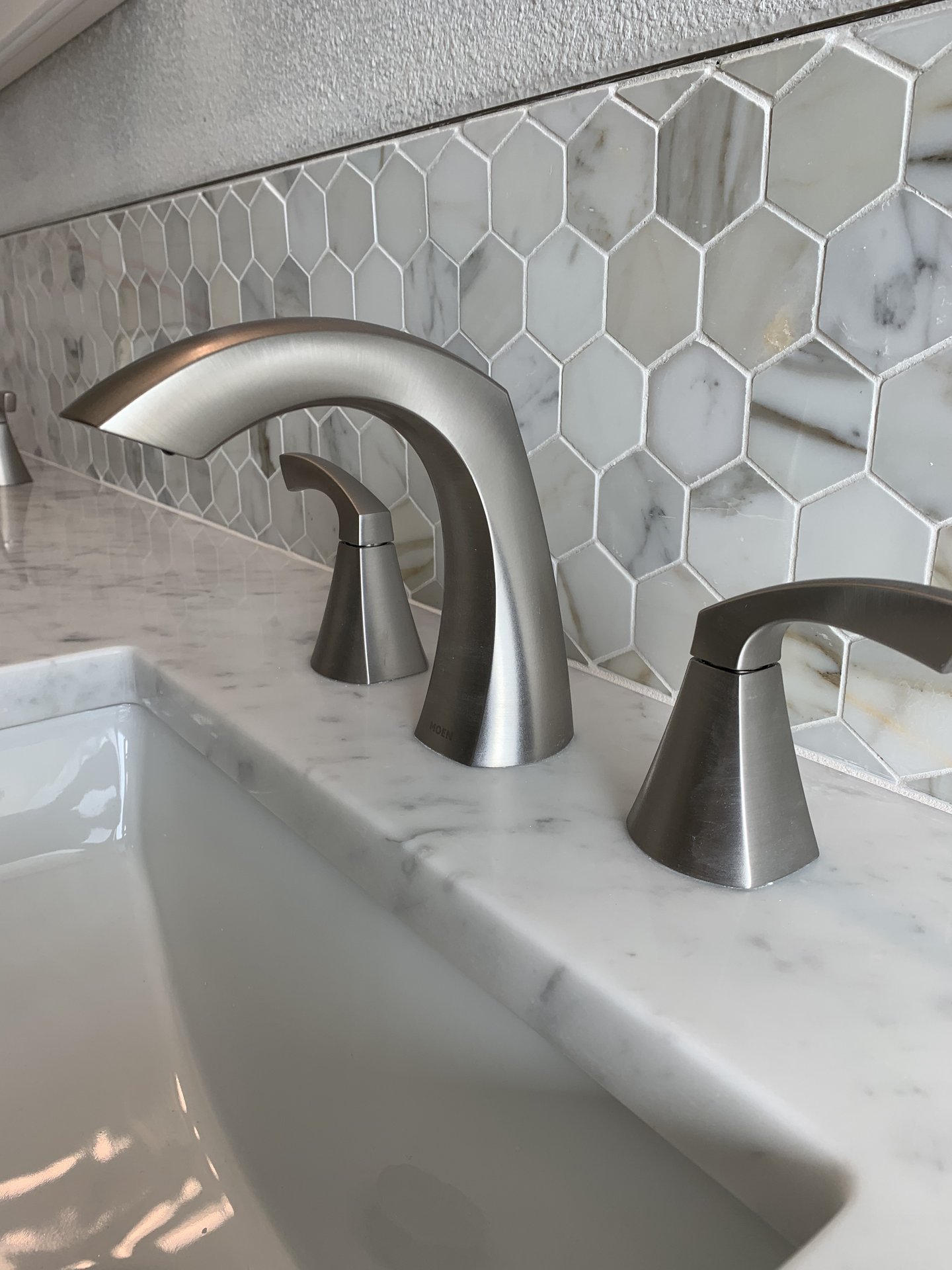 Pebble Accent Walk-In Shower - Photo 9