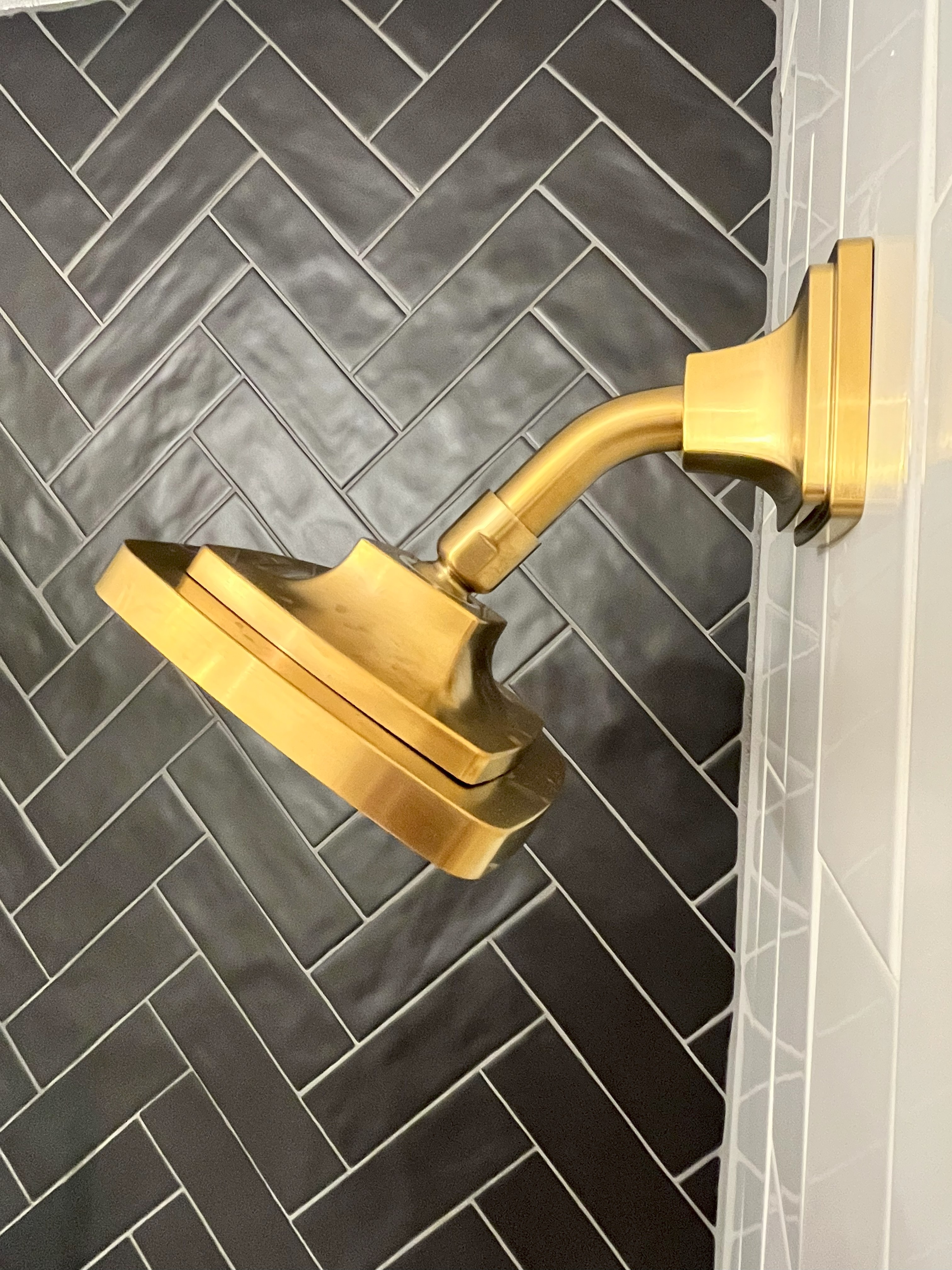 Herringbone Accent Bathroom - Photo 3